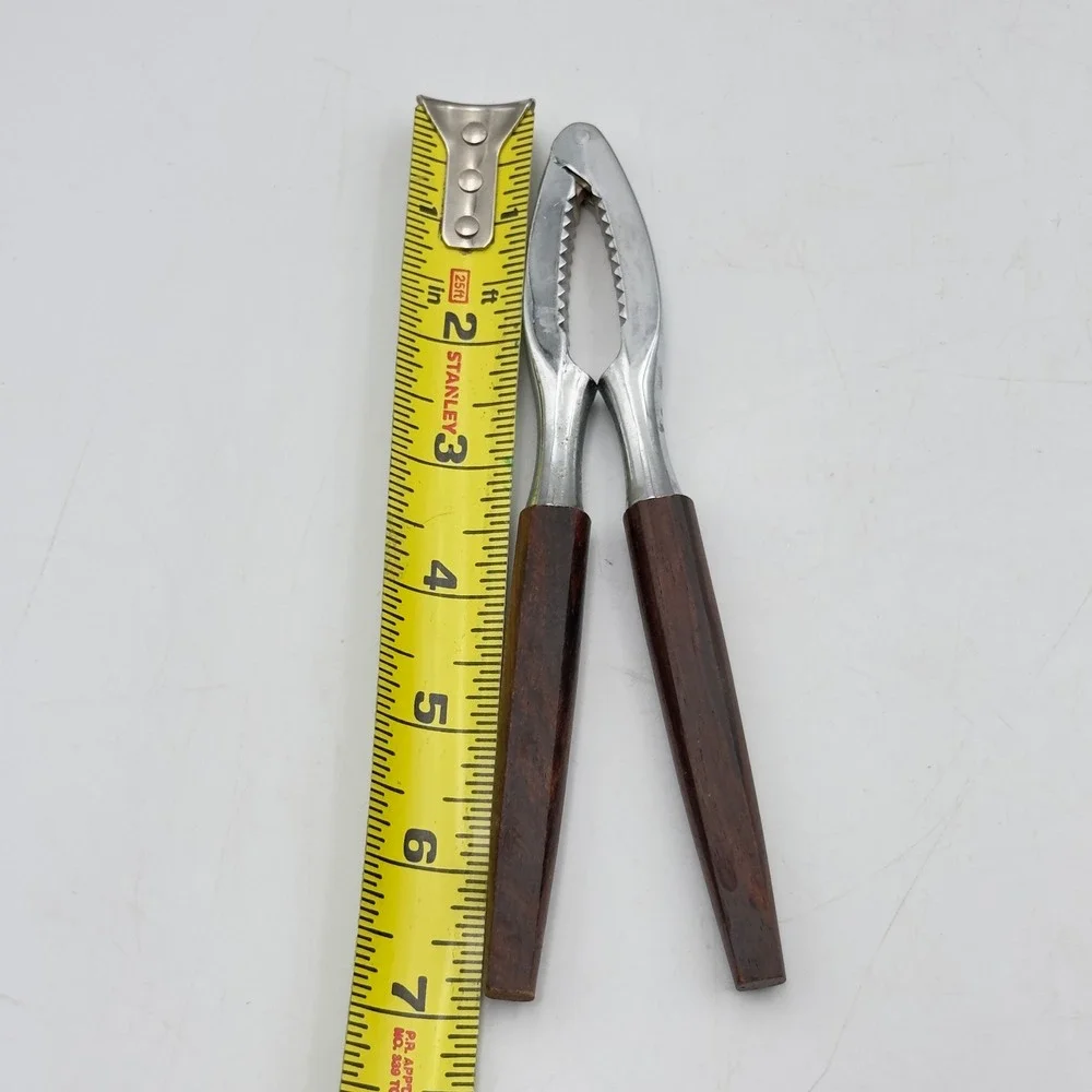 Unbranded vintage nut